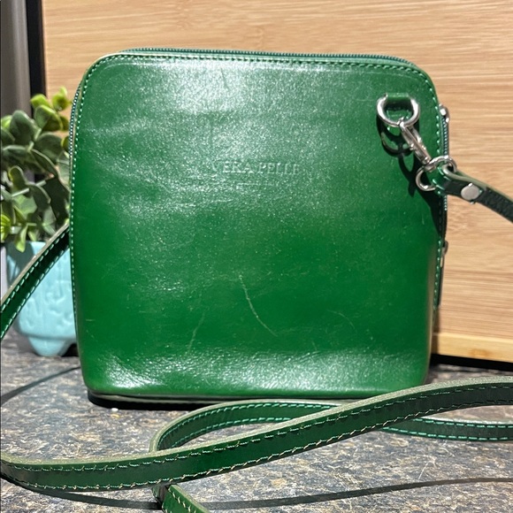 Vera Pelle Handbags - Vera Pelle Vibrant Green Leather Crossbody Bag